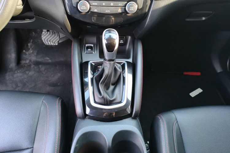 日产 逍客 2022款 2.0L CVT XV智享版中控内饰18