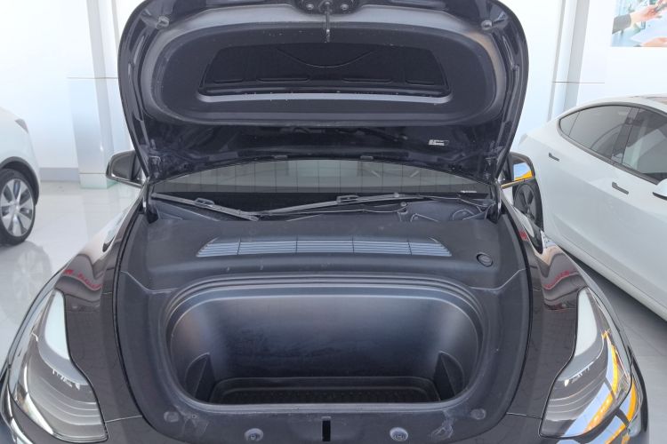 特斯拉 Model Y 2023款 长续航全轮驱动版机舱底盘24