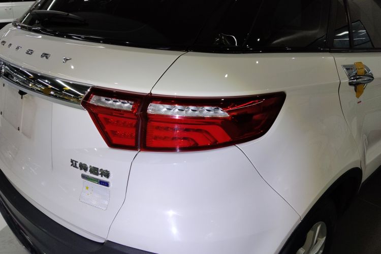 福特 2020款 领界S EcoBoost 145 CVT精领型车身外观9