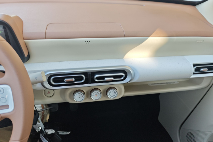 五菱汽车 宏光MINIEV 2024款 第三代 215km 青春版中控内饰16