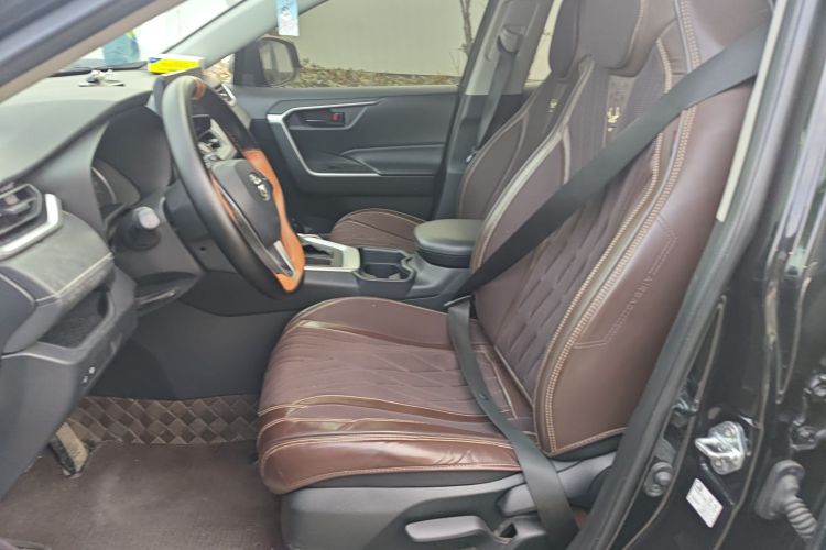 丰田 RAV4荣放 2023款 2.0L CVT两驱都市版中控内饰19