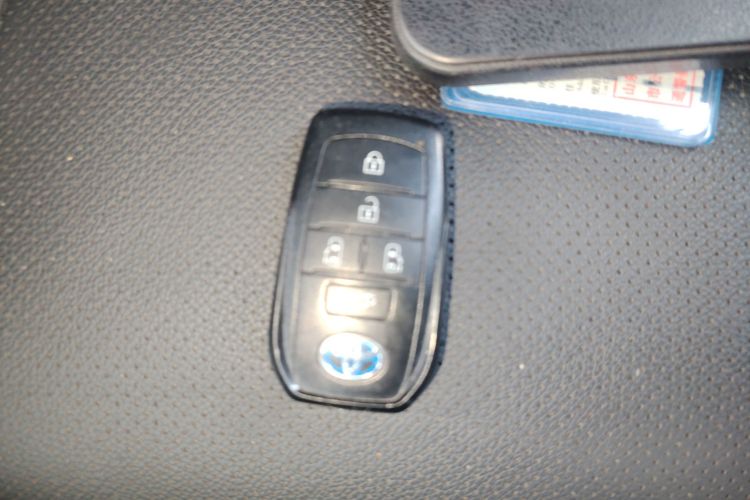 丰田 赛那SIENNA 2021款 2.5L混动 至尊版中控内饰11