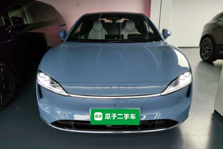 鸿蒙智行 智界S7 2025款 705km Pro车身外观2