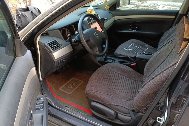 日产 轩逸 2018款 经典 1.6XE+ CVT领先版中控内饰20