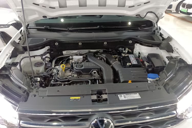 大众 途岳 2023款 300TSI 两驱新月版机舱底盘24