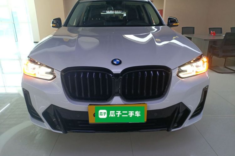 宝马X3 2022款 xDrive30i 领先型 M曜夜套装车身外观2