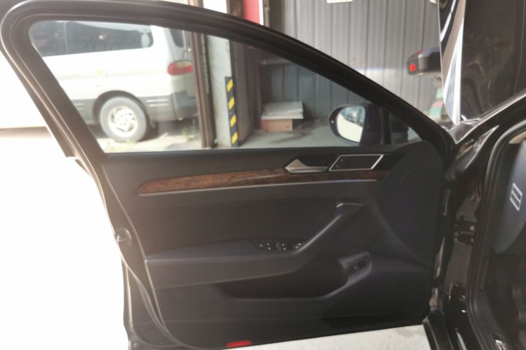 大众 迈腾 2017款 330TSI DSG 尊贵型中控内饰7007