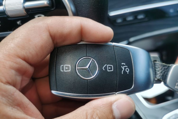 奔驰C级 2019款 改款 C 260 L 运动版中控内饰7001