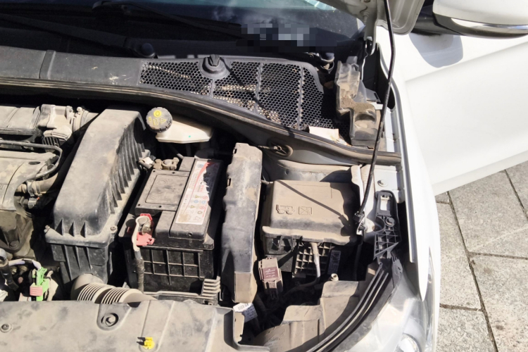 标致301 2016款 1.6L 手动舒适版局部细节9007