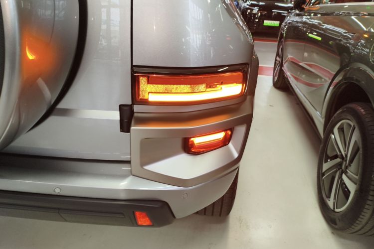 坦克700新能源 2024款 Hi4-T 极境版车身外观9