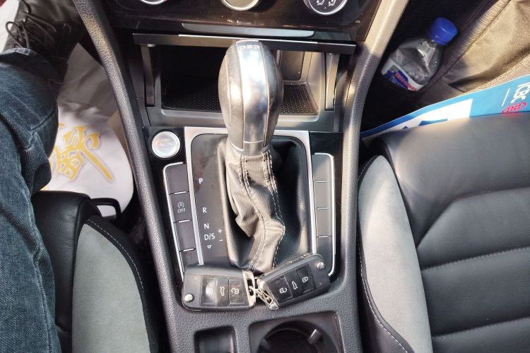 大众 高尔夫 2018款 280TSI 自动R-Line型中控内饰18