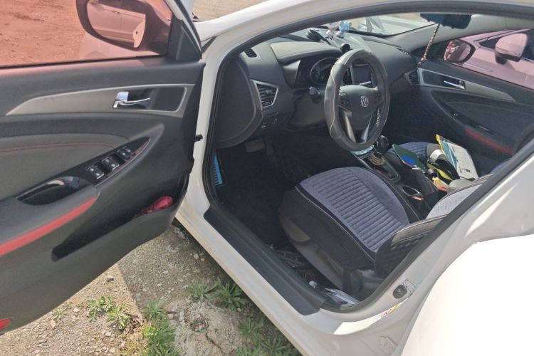 长安 逸动 2016款 XT 1.6L 自动俊酷型中控内饰7003