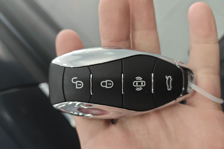 红旗HS5 2023款 2.0T 旗享Pro版中控内饰7001