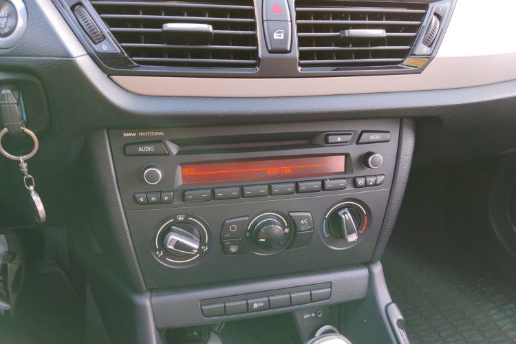 宝马X1 2013款 sDrive18i 时尚型中控内饰16