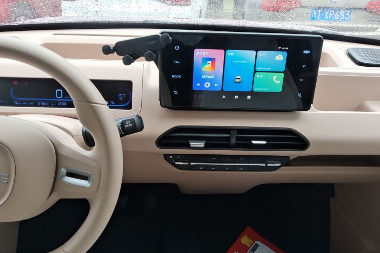 吉利银河 2023款 熊猫mini 200km 耐力熊局部细节16