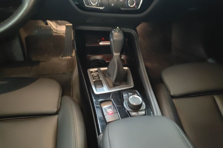 宝马1系 2017款 118i 运动型中控内饰18