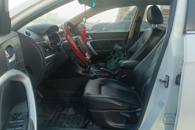 吉利汽车 帝豪 2017款 三厢百万款 1.5L 手动向上版中控内饰20