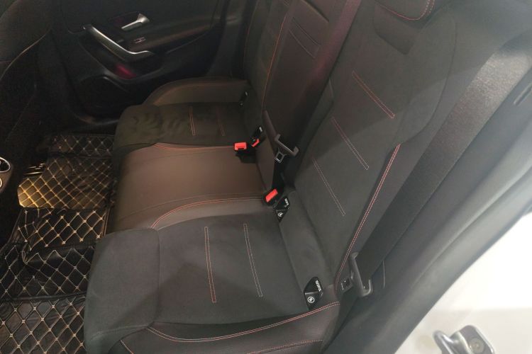 奔驰A级 2024款 改款 A 200 L 时尚型中控内饰21