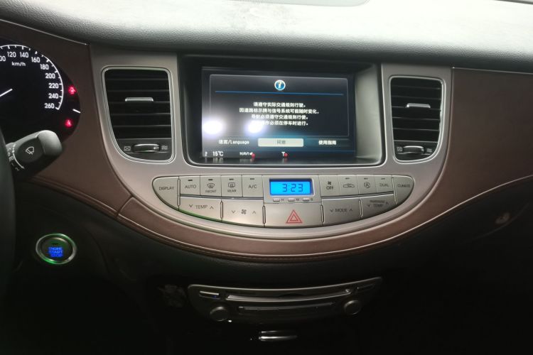 现代 劳恩斯 2012款 3.0L GDI尊贵版中控内饰16