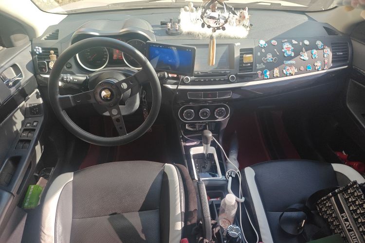 三菱 翼神 2016款 1.8L CVT黑白复刻版中控内饰7002