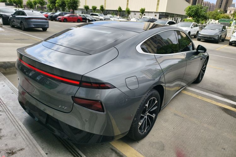 小鹏P7 2022款 625E车身外观7