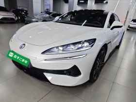 腾势Z9GT 2024款 1100四驱Ultra版