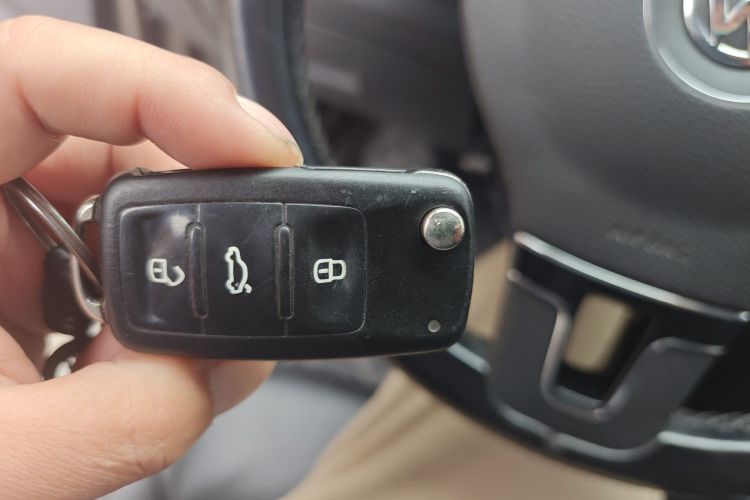 大众 帕萨特 2013款 1.8TSI DSG尊荣版中控内饰7001