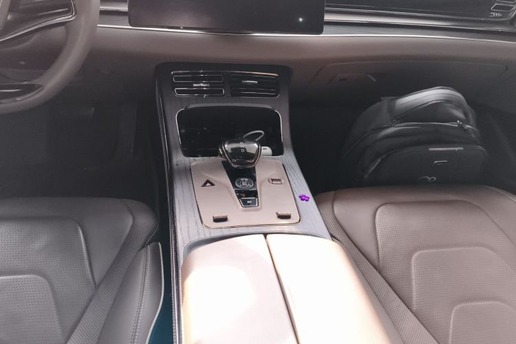 比亚迪 汉 2022款 EV 创世版 610KM四驱尊享型中控内饰18