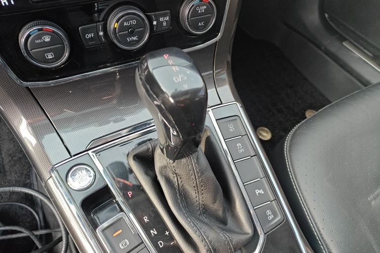 大众 帕萨特 2017款 330TSI DSG御尊版局部细节18