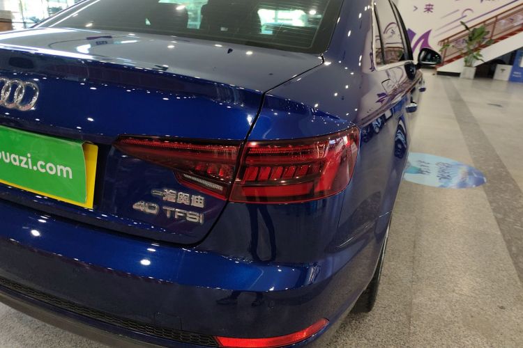 奥迪A4L 2018款 30周年年型 40 TFSI 时尚型车身外观9