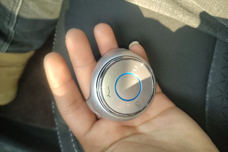 哪吒汽车 哪吒V 2022款 潮 300 Lite 磷酸铁锂中控内饰11