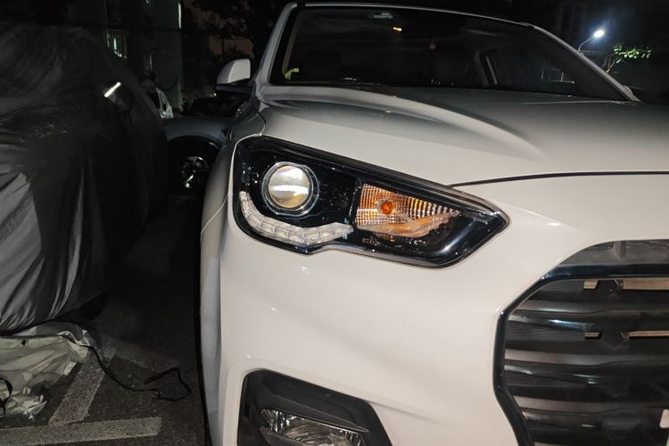 北京现代ix35 2019款 2.0L 自动两驱智勇·畅享版 国VI车身外观8