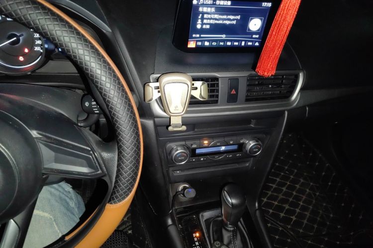 马自达3 昂克赛拉 2017款 三厢 1.5L 自动豪华型 国V中控内饰16