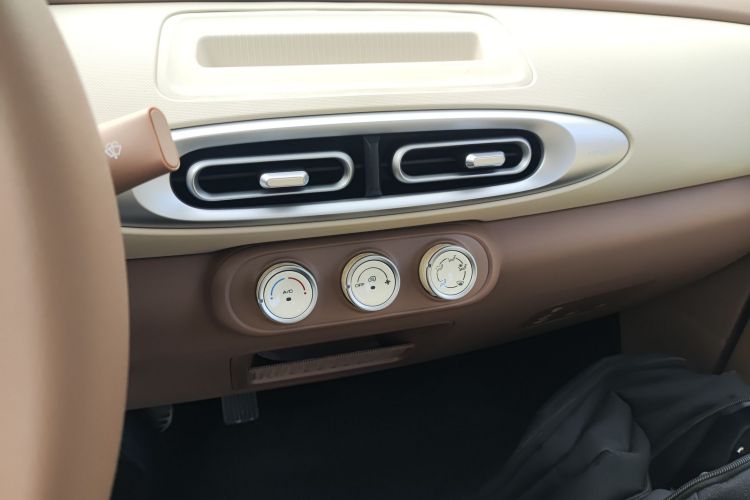 五菱汽车 宏光MINIEV 2025款 四门版 进阶款中控内饰16