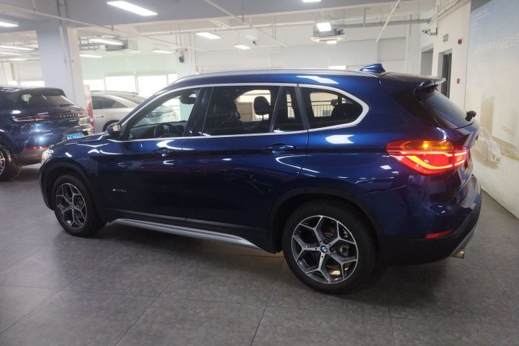 宝马X1 2018款 sDrive18Li 尊享型车身外观6003