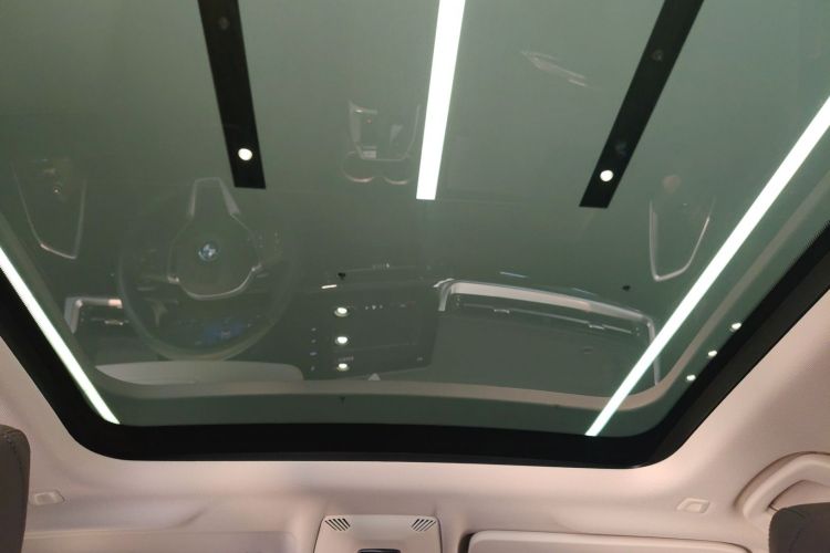 宝马iX1 2023款 eDrive25L X设计套装中控内饰22