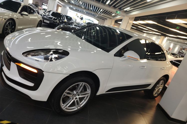 保时捷 2023款 Macan 2.0T车身外观4