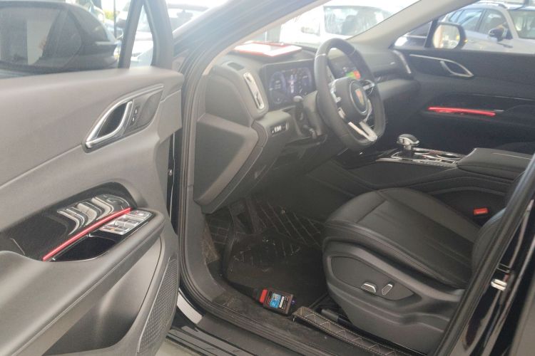 红旗HS3 PHEV 2024款 PHEV 115km 劲为版中控内饰20