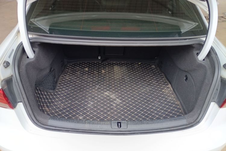 奥迪A3 2016款 Limousine 35 TFSI 进取型机舱底盘23