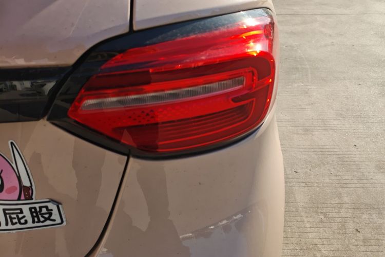 零跑汽车 零跑T03 2021款 400轻享版 磷酸铁锂车身外观9