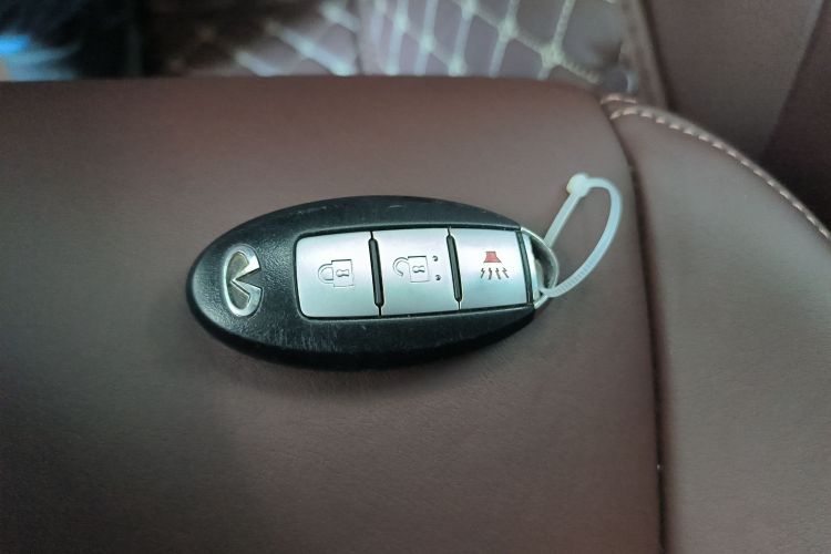 英菲尼迪QX50 2015款 2.5L 悦享版中控内饰7001