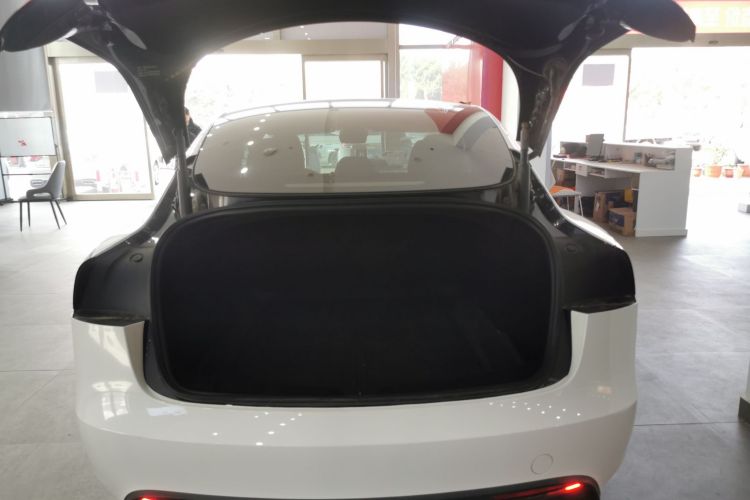 特斯拉 Model 3 2023款 后轮驱动版机舱底盘23