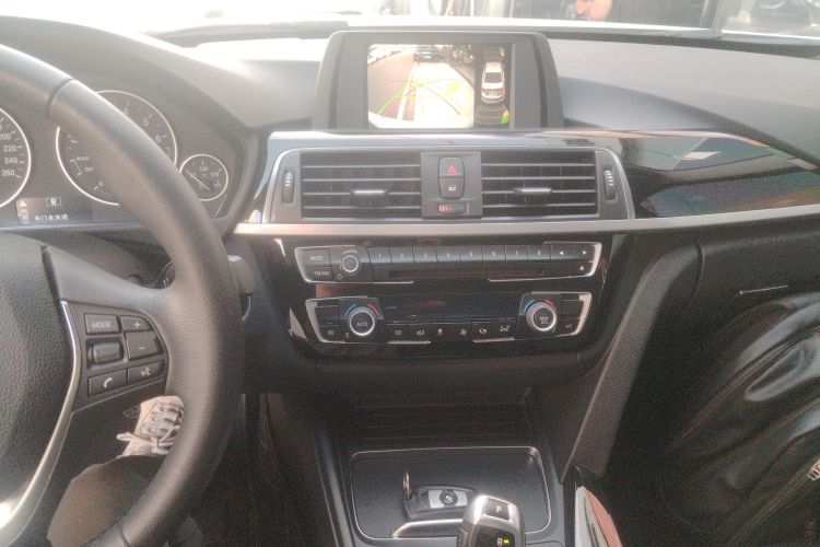 宝马3系 2017款 320Li 时尚型局部细节16