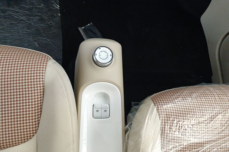 五菱汽车 宏光MINIEV 2024款 第三代 215km 青春版中控内饰18