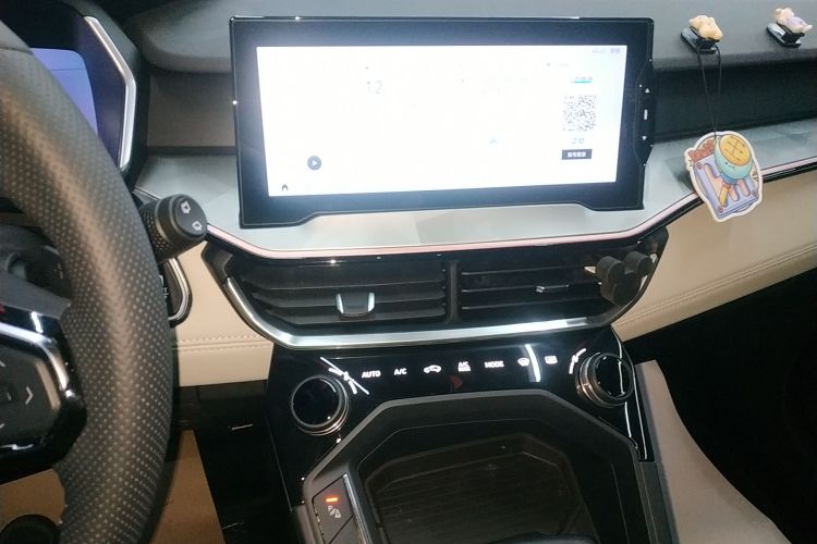 领克06 2021款 1.5T Shero粉色特别版中控内饰16