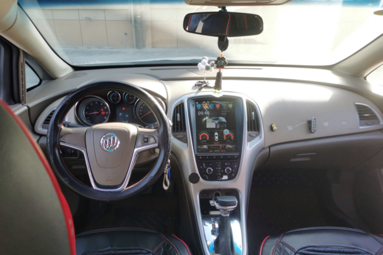 别克 英朗 2013款 GT 1.6L 自动时尚版中控内饰12