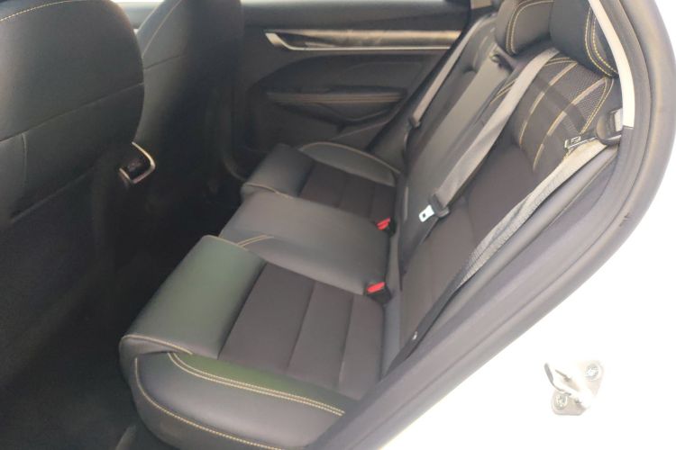 吉利汽车 缤瑞 2021款 1.4T CVT亚运版中控内饰21