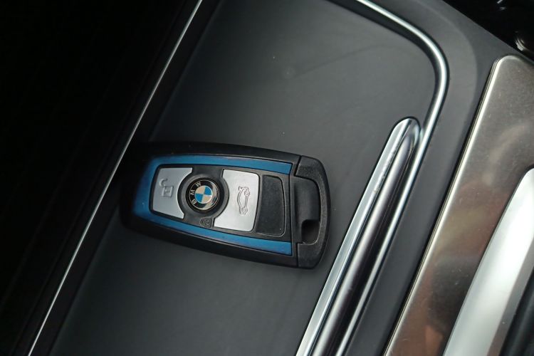 宝马3系 2018款 320Li 领先型M运动套装中控内饰7001