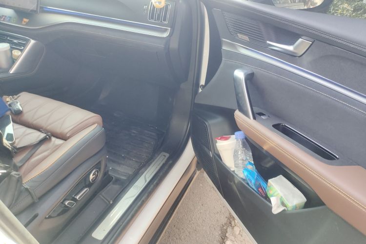 比亚迪 唐新能源 2021款 DM-i 112KM 尊荣型局部细节9005