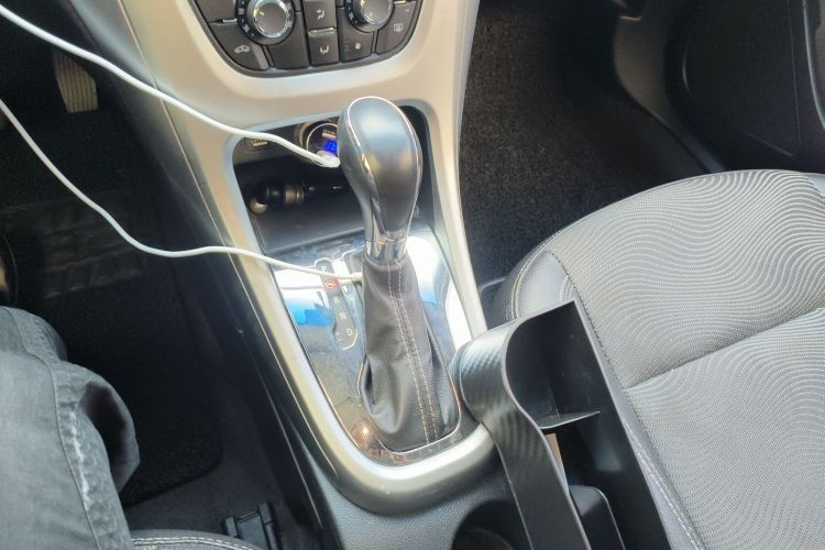 别克 英朗 2014款 XT 1.6L 自动时尚版局部细节18